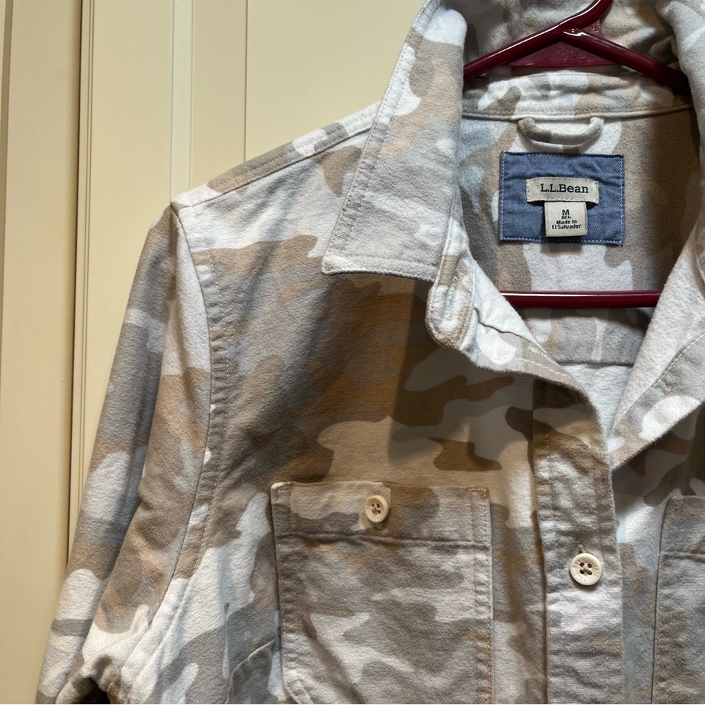 LL Bean Sz M Heritage Chamois Shirt - Picture 3 of 10